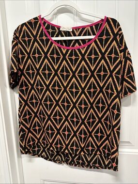 tea n rose Black Short Sleeve Top with Gold & Pink Geometric Print